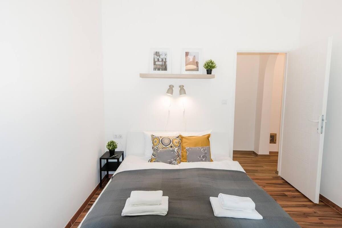 Brand New Central Ac Apartment Budapest Exterior photo
