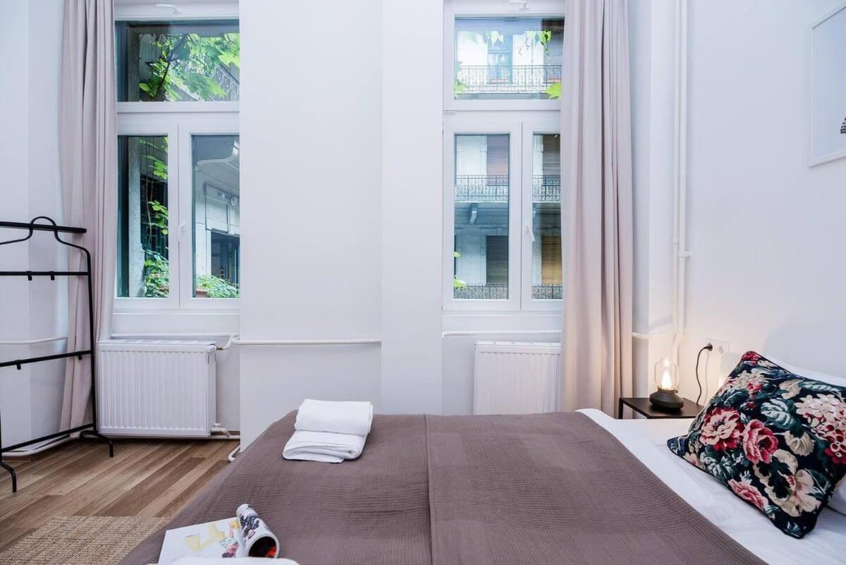 Brand New Central Ac Apartment Budapest Exterior photo